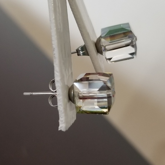 EARRINGS - Picture 3 of 4